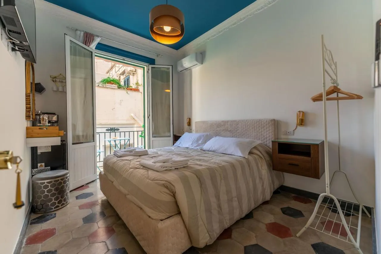 Regina Suite Palermo 0*,  Włochy