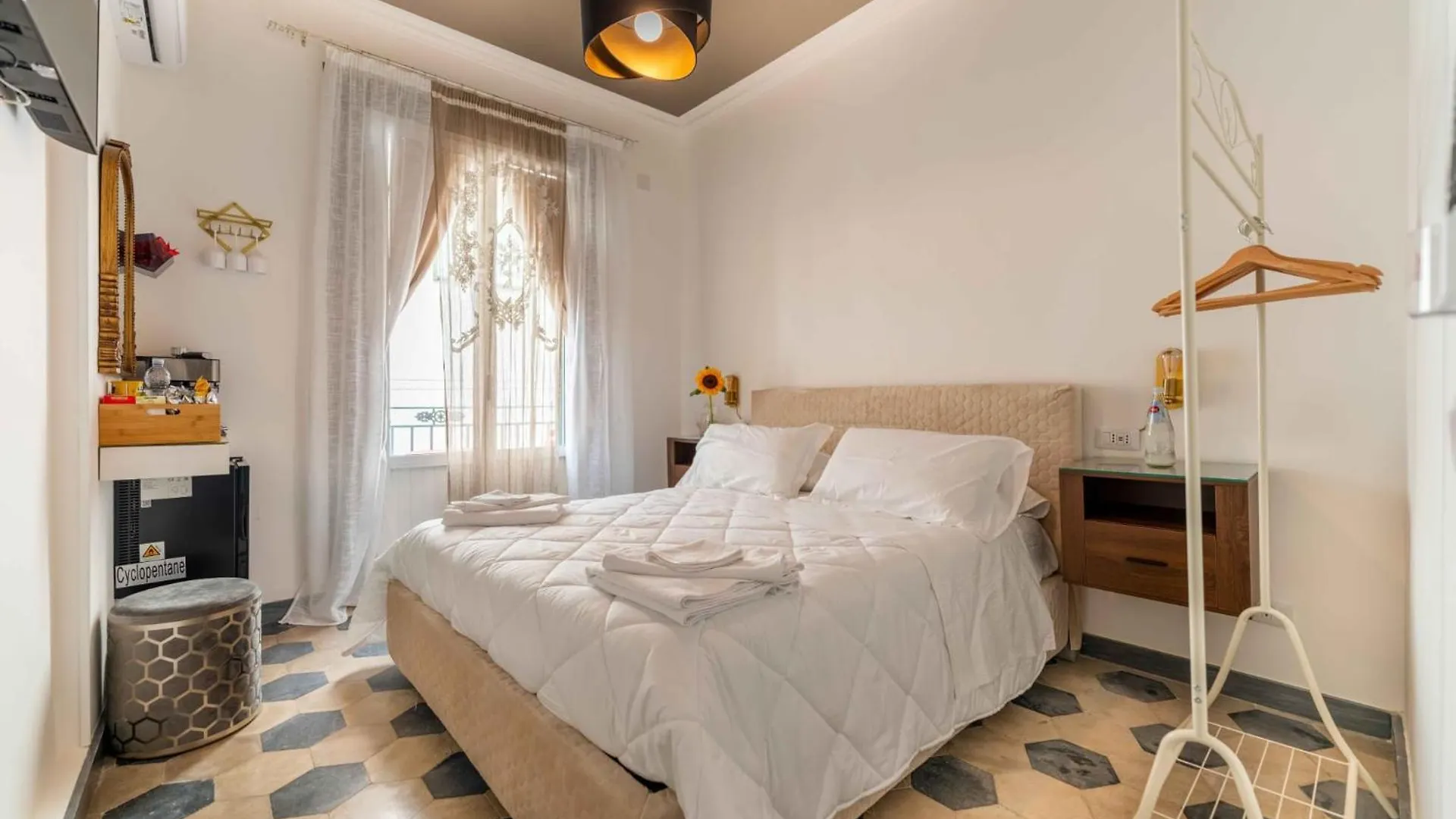 Regina Suite Παλέρμο Πανσιόν