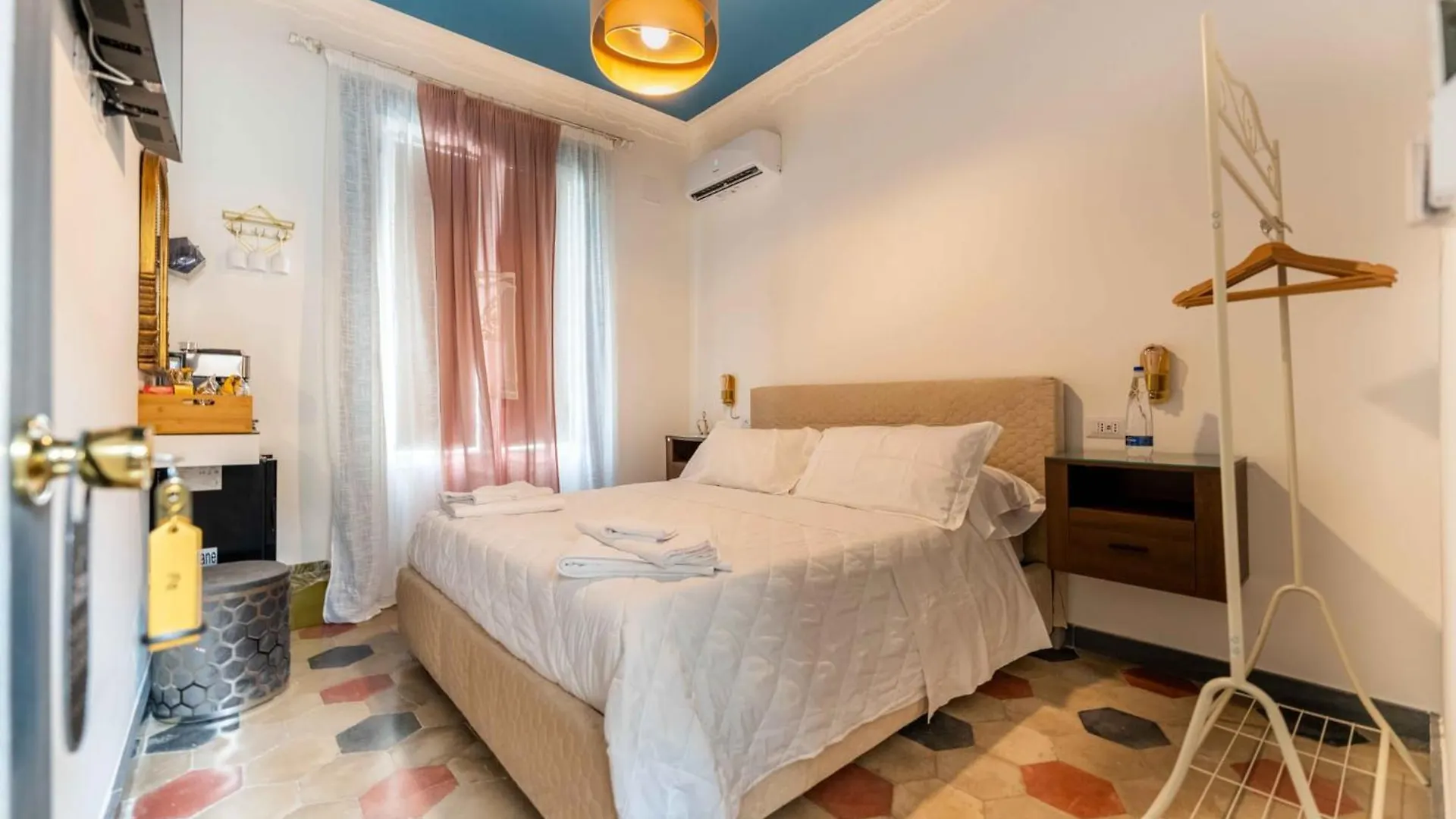 Regina Suite Παλέρμο Πανσιόν